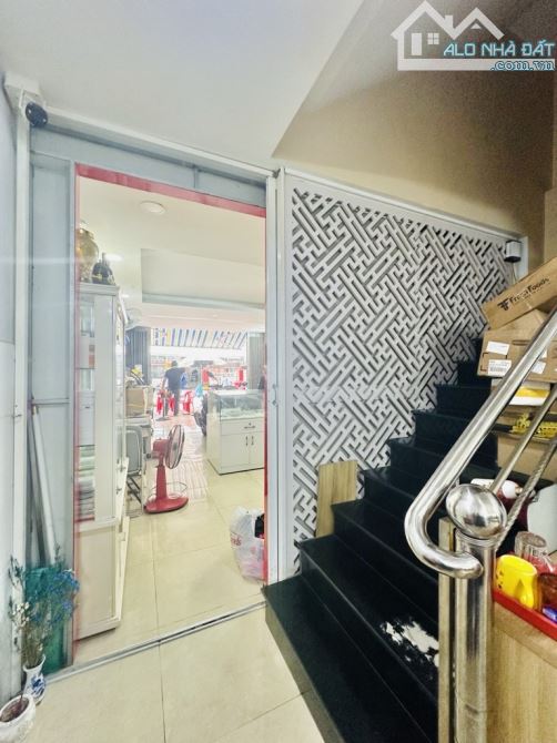 MẶT TIỀN 4 TẦNG BTCT PHAN XÍCH LONG - QUẬN 11 - NGAY 3 THÁNG 2 - NGANG 4X15 - 12 TỶ 2