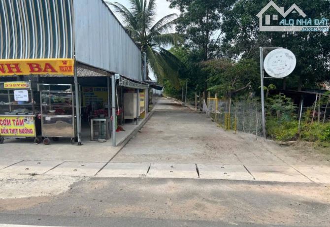 VỊ TRÍ ĐẸP gần KCN Nhơn Trạch&Khu TDC Phước An, 2 Mặt Tiền 640m2_392m2 Thổ Cư_SHR_4tỷ150