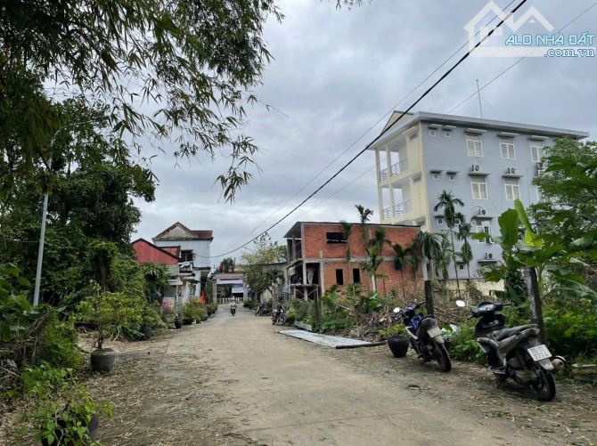 Đất mặt tiền Lê Cương, TT Phú Lộc. Cách Quốc lộ 40m Dt: 131m2 Giá: 9xxtr