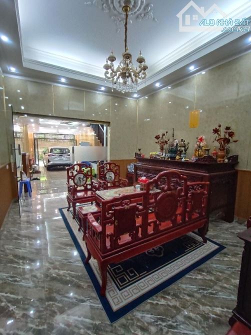 MẶT PHỐ TRUNG TÂM - NHÀ ĐẸP Ở NGAY - 2 MẶT THOÁNG TRƯỚC SAU - KINH DOANH