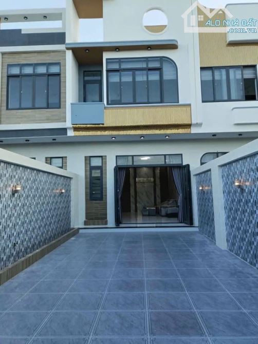 BÁN 3 CĂN NHÀ ĐÃ HOÀN THIỆN 1 TRỆT 1 LẦU - ĐƯỜNG NHỰA XÃ PHƯỚC HƯNG , LONG ĐIỀN