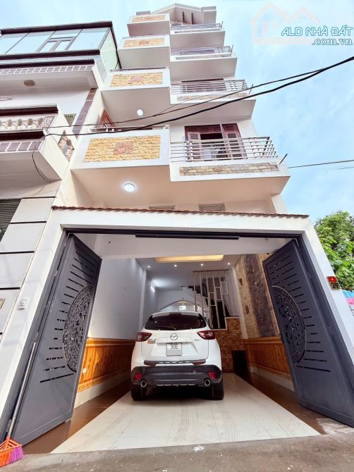 TÔ 7 CHỖ VÀO NHÀ - MỚI KOONG - BA MẶT THOÁNG - NGÕ THÔNG KINH DOANH - DÂN XÂY NỒI ĐỒNG CỐ - 7