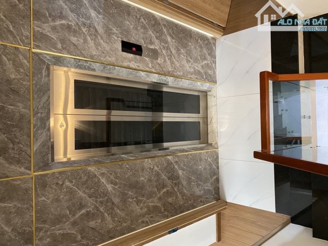 SIÊU PHẨM HIẾM 5TẦNG THANG MÁY-VIP TÂN BÌNH-HOÀNG VĂN THỤ-ÚT TỊCH-HOÀNG VIỆT