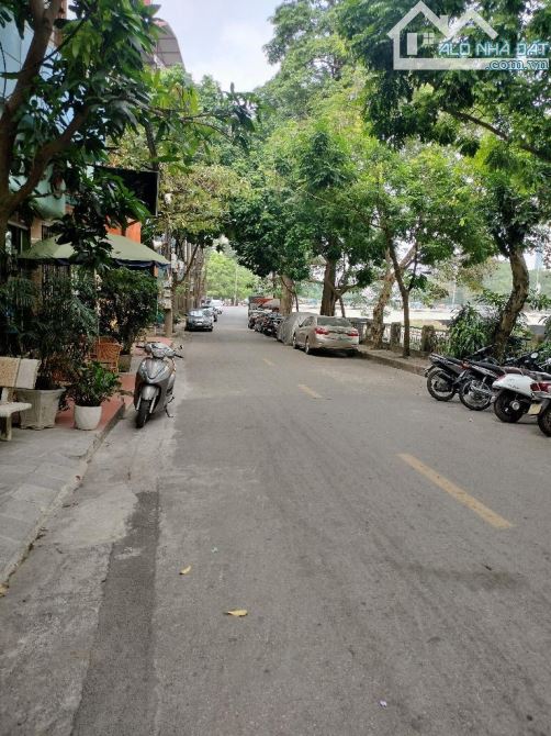 BÁN NHÀ PHỐ NHUỆ GIANG-PHÂN LÔ ÔTÔ ĐỖ CỬA-DÂN XÂY CÒN MỚI 46M2 11,2 TỶ