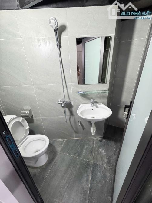 Cho Thuê CCMN 40 Phan Đình Giót Thanh Xuân 25m2 Gác Xép Ban Công Cửa Sổ Thang Máy Trống 20
