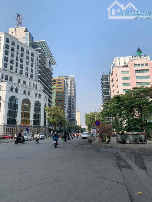 - MẶT PHỐ#CẦU_GIẤY - 1 MẶT Ô TÔ TRÁNH - KINH DOANH - DÒNG TIỀN 900TR/NĂM - DT 50M - MT 4M