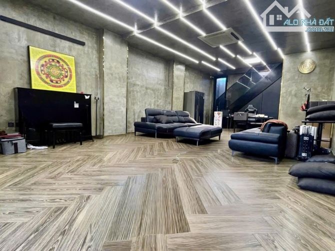 NHÀ BÀ ĐIỂM HÓC MÔN - 3 TẦNG 75M2 (5.5M X 14M) - NHỈNH 4 TỶ.