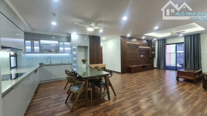 Bán căn hộ Diamond Goldmark City,136 Hồ Tùng Mậu,Bắc Từ Liêm,3 ngủ chỉ 9,45 tỷ