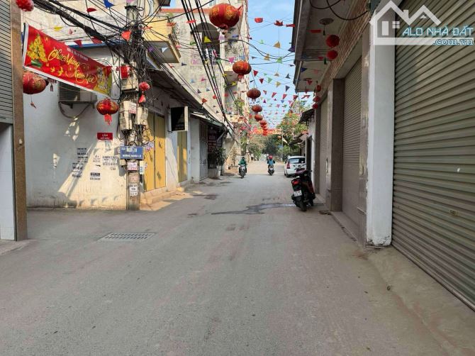BÁN GẤP LÔ ĐẤT YÊN NGHĨA HÀ ĐÔNG, Ô TÔ VÀO ĐẤT, CÁCH PHỐ CHỈ 40M, DT: 50M2, GIÁ BÁN 6,8 TỶ