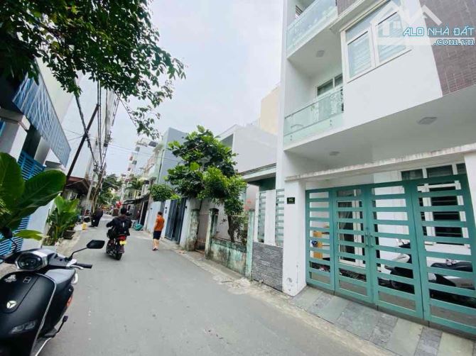 MẶT TIỀN THẠCH LAM– 3 TẦNG– GẦN 100M² – NGANG 5M NỞ HẬU– CÁCH BIỂN MỸ KHÊ 100M– NHỈNH 10TỶ