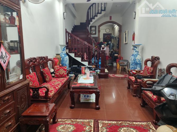 Bán nhà ngõ phố Bạch Mai - gần phố - ngõ nông rộng 40m2 - 4 tầng