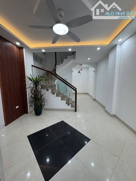 🏡 Bán nhà đẹp 48m2 Ngô Gia Tự, Long Biên, Dân xây, Full đồ, 5 tỷ 5