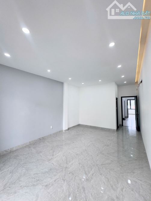 Bán căn nhà 3 lầu mặt tiền đường Nguyễn Thành Phương, phường thống nhất, gần kdc - 10