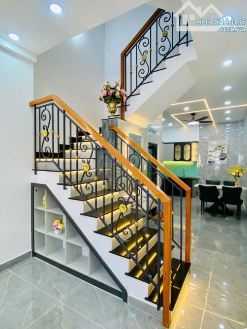 NHÀ Ở ĐƯỜNG SỐ 9 P16 GÒ VẤP 4 PHÒNG NGỦ HẺM Ô TÔ 4M5 GIÁ 5 TỶ 850 39M2 - 10
