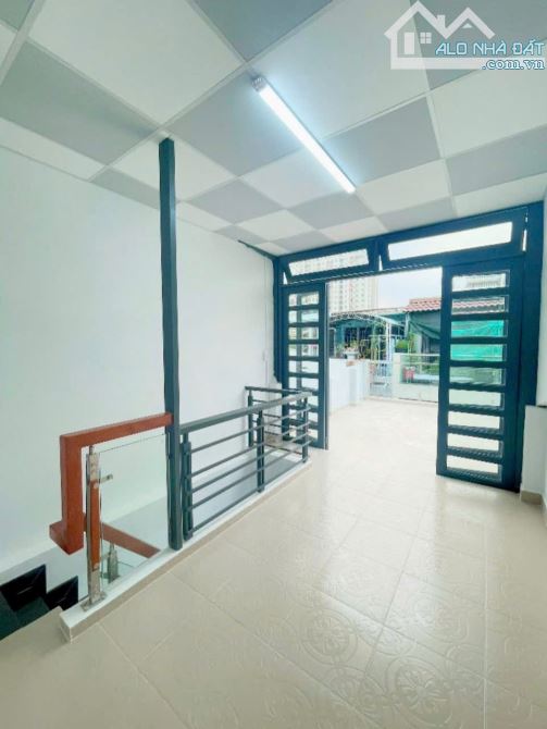 SÁT MẶT TIỀN HOÀNG DIỆU  TRUNG TÂM Q4  DIỆN TÍCH SD 84 M2 CÓ 4 TỶ - 1