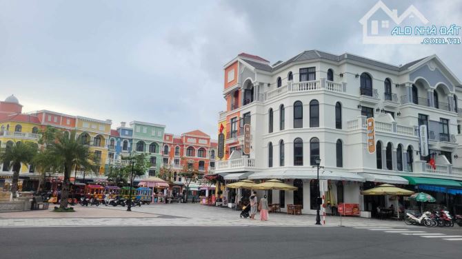 Căn Shophouse Grand World Phú Quốc chỉ hơn 6 tỷ gần Biển khu Corona công viên nước vườn th - 1