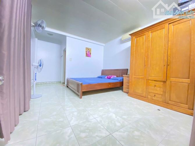 Cho thuê nhà Nguyễn Văn Linh -80m2 - nhà mới đẹp - ô tô đỗ thoải mái - 1