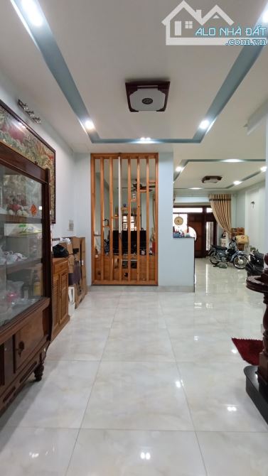 Bán gấp nhà đẹp lung linh ở ngay MT khu Đường số Tạ Quang Bửu, 105m2, SHR, chỉ 22 Tỷ. - 1