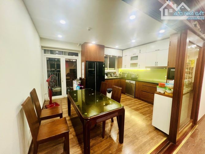 BÁN CĂN HỘ LÔ GÓC 3 NGỦ DT 124M2 PHỐ THÁI HÀ ĐỐNG ĐA GIÁ THƯƠNG LƯỢNG - 1