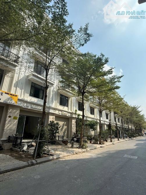 Bán nhà Liền kề  Xuân La- Tây Hồ 101m2 xây 5 T giá 39.6 tỷ