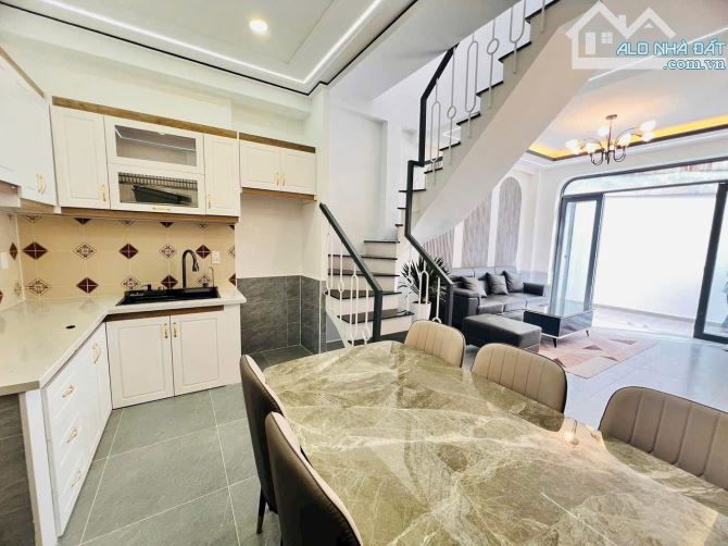 BÁN GẤP TRONG TUẦN – NHÀ CỰC RẺ – HẺM SIÊU ĐẸP NGUYỄN CHÍ THANH – 4.2x21m – 5 TẦNG – 6PN - 1