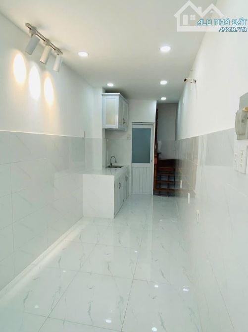 2,1Ty - Q7 💯  NHÀ SHR HÀNG HIẾM- 3 TẦNG- HẺM THÔNG- 4 CHỖ ĐỖ CỬA-NHÀ MỚI VÀO Ở NGAY- KINH - 1