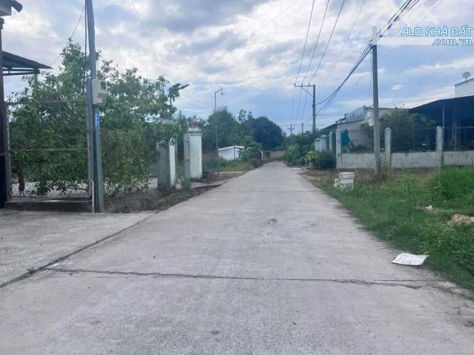 Bán đất tặng nhà gần KCN NHƠN TRẠCH_1 Sẹc Hùng Vương 361m2 (10x36 - 100m2 thổ cư)_SHR_3tỷ3 - 1