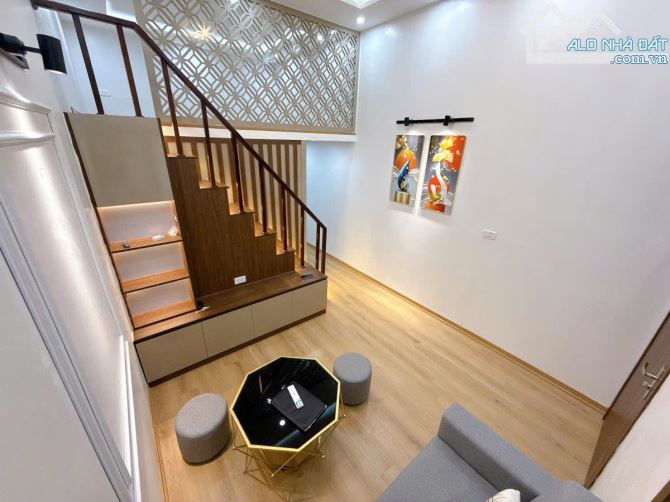 TẬP THỂ TRẦN CUNG-2 THOÁNG-Ô TÔ ĐỖ CỬA-ĐẸP Ở LUÔN-GẦN VIỆN E-3 NGỦ-60M2 - 1