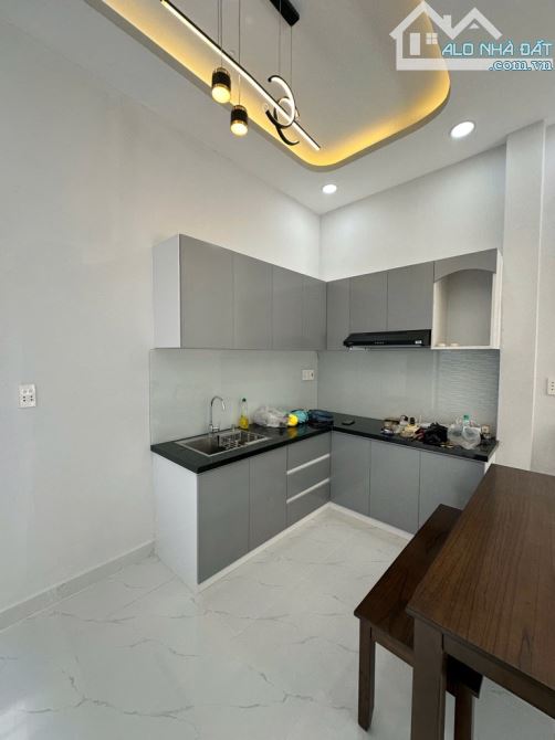NHÀ MỚI ĐẸP - 2 CĂN RA MẶT TIỀN - GẦN GA METRO, SÂN BAY - CHỈ 3.9 TỶ TL - 1