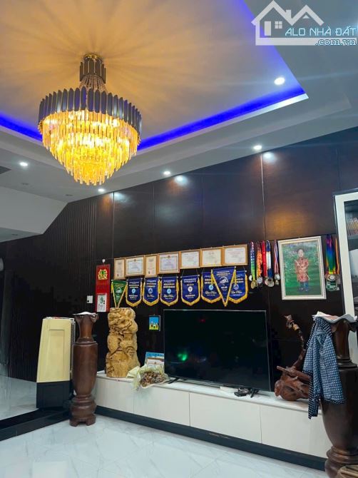 🔥🌈SỤP 5 TỶ x bé SIÊU PHẨM 3 TẦNG 3 MÊ NEW FULL NỘI THẤT CHỦ XÂY TÂM.HUYẾT - 1