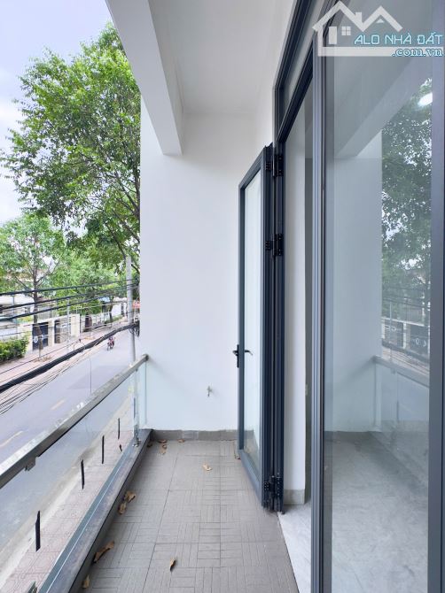Bán căn nhà 3 lầu mặt tiền đường Nguyễn Thành Phương, phường thống nhất, gần kdc - 12