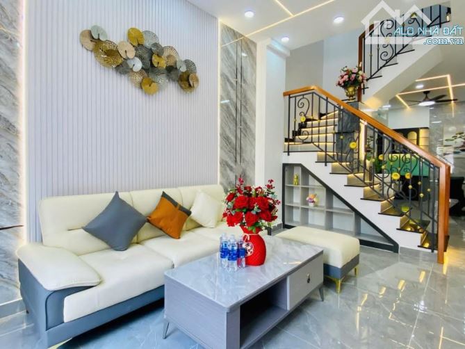 NHÀ Ở ĐƯỜNG SỐ 9 P16 GÒ VẤP 4 PHÒNG NGỦ HẺM Ô TÔ 4M5 GIÁ 5 TỶ 850 39M2 - 12