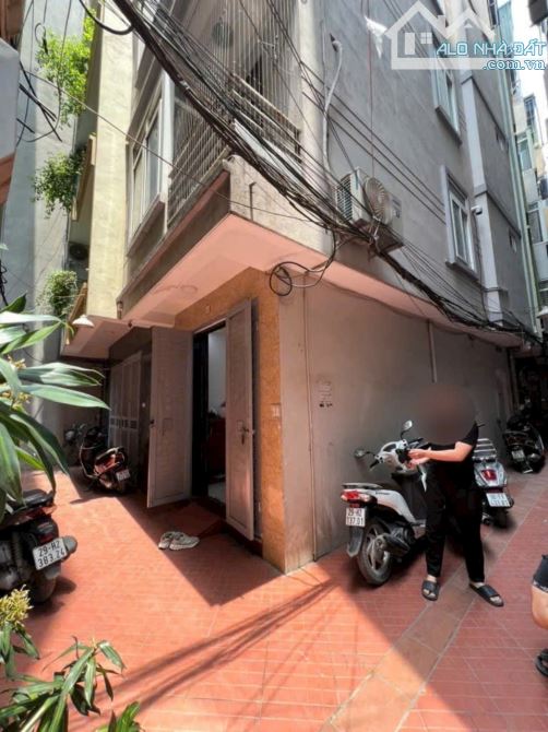 BÁN NHÀ TÂN MAI HOÀNG MAI LÔ GÓC  25M², MẶT TIỀN 3M, 5TẦNG SỔ ĐỎ HOA HẬU 5TỶ - 2