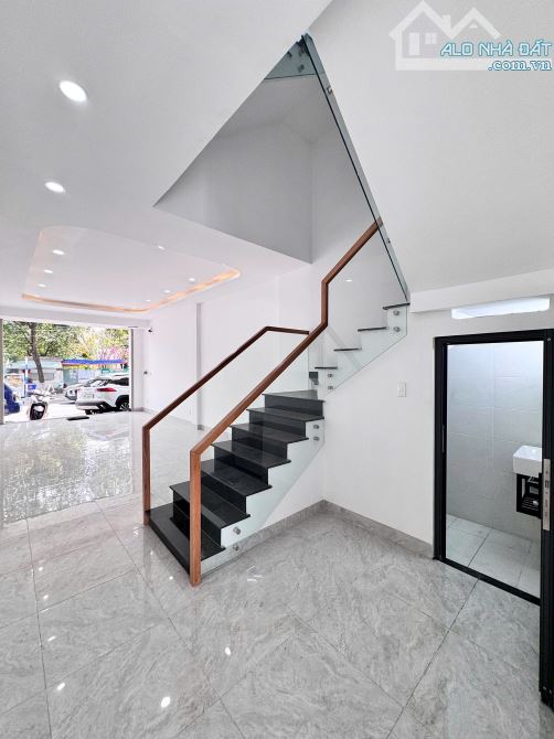 Bán căn nhà 3 lầu mặt tiền đường Nguyễn Thành Phương, phường thống nhất, gần kdc - 2