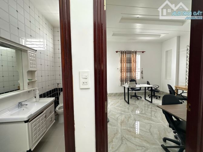 Bán nhà 1 trệt 2 lầu khu dân cư Nam Long 2 - 2
