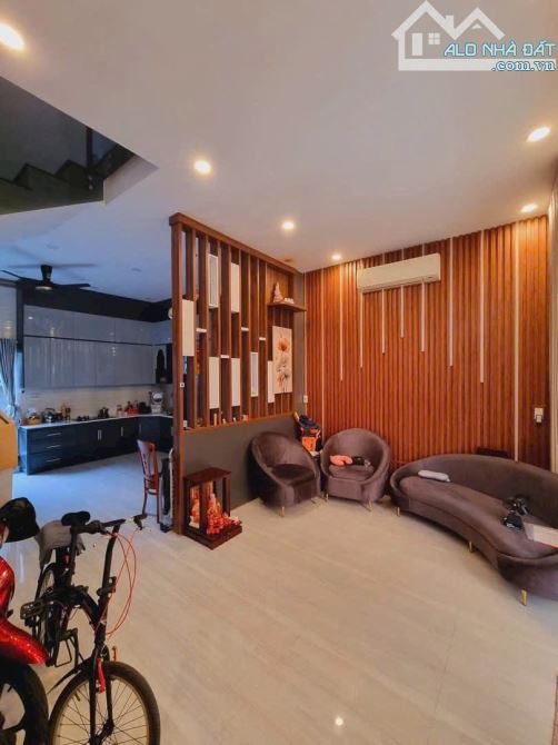 Bán nhà 1 trệt 1 lầu hẻm Hồ Tùng Mậu Trung tâm thương mại cái khế - 2