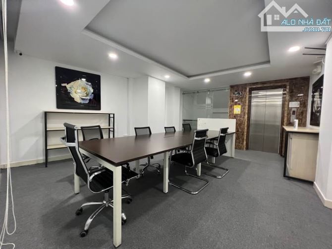 Bán nhà Mặt phố Lạc Long Quân - 67m2 x 6T x MT 5m - Tầng hầm thang máy - Sau nhà ngõ oto - 2