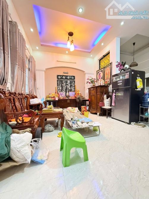 NHÀ 2 TẦNG Nguyễn Ảnh Thủ BÀ ĐIỂM- 81M2 NGANG HƠN 6 MÉT - HẺM NHỰA 8 MÉT Ô TÔ ĐỖ CỬA NGÀY - 2