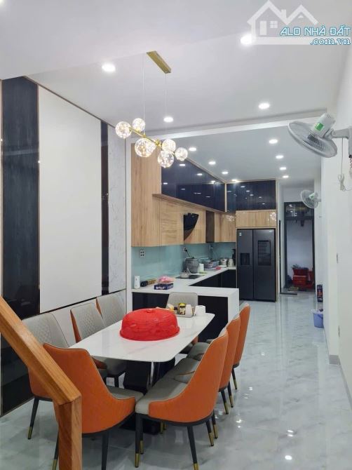 17.9 TỶ - 100M2 MẶT TIỀN KINH DOANH NƠ TRANG LONG - ĐƯỜNG RỘNG 20M - VỈA HÈ 3M - 2