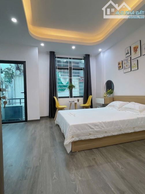 BÁN TOÀ CCMINI LÔ GÓC QUAN HOA, CẦU GIẤY , 70M², 7 TẦNG, MT 5,5M , 20 Phòng - 2