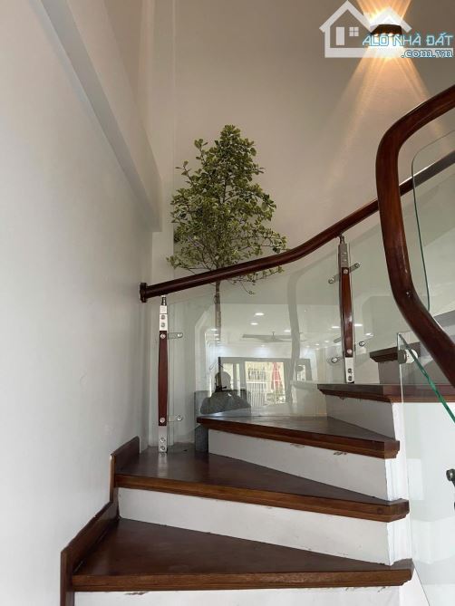 Nhượng nhà 🏠 40 m , 5 tầng, mặt tiền 4 m rao 8,1 tỉ - 2