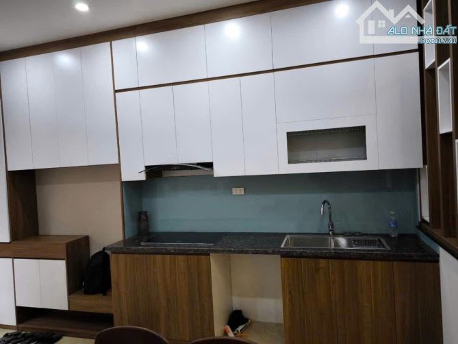 BÁN NHÀ CỔ NHUẾ 5 TẦNG + THANG MÁY - 33M2 CHỈ 6.9 TỶ - 2