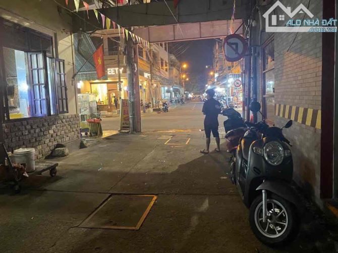 🚗 SIÊU PHẨM KIỆT Ô TÔ PHAN CHÂU TRINH – SÁT ĐẠI HỌC Y DƯỢC – GIÁ CHỈ 4,8 TỶ - 2