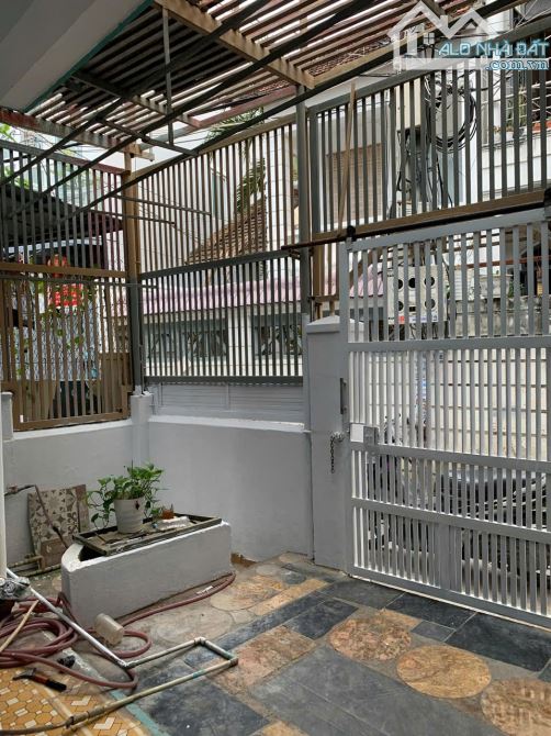 Bán nhà c4 dt 68m2 ngang 6m, hẻm Hà Thành, thông 2/4 ,Trần Qúy Cáp, giá hạ 400 còn 2tỷ 500 - 2
