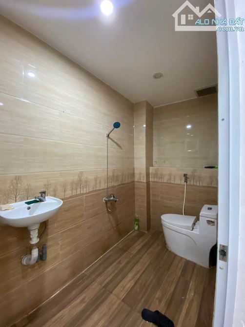 Cho thuê nhà mặt tiền đường số 11, phường linh xuân, thủ đức - 2