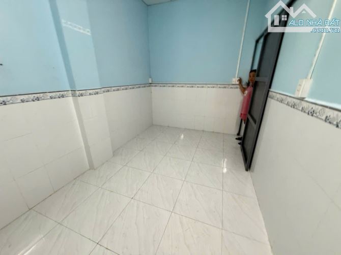 Hàng Thơm nhà liên khu 5-6 ngay chợ 94m2 hẻm xe tải ,2Tầng 4 Tỷ 2 - 2