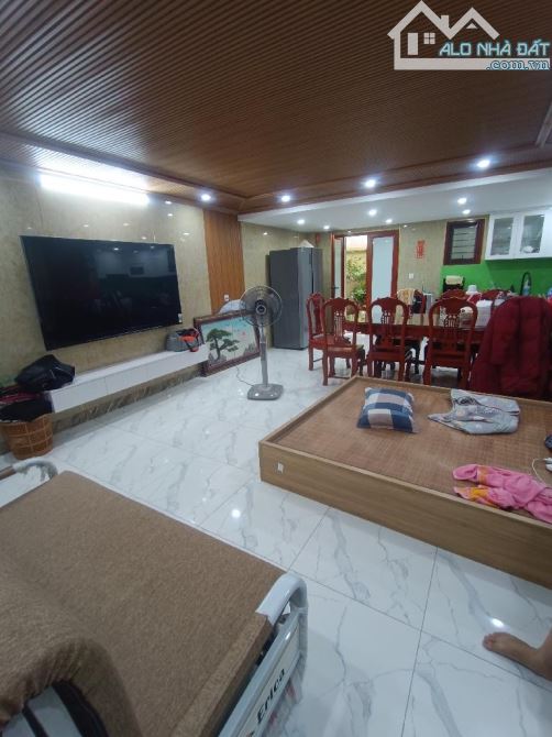 MẶT PHỐ TRUNG TÂM - NHÀ ĐẸP Ở NGAY - 2 MẶT THOÁNG TRƯỚC SAU - KINH DOANH - 2