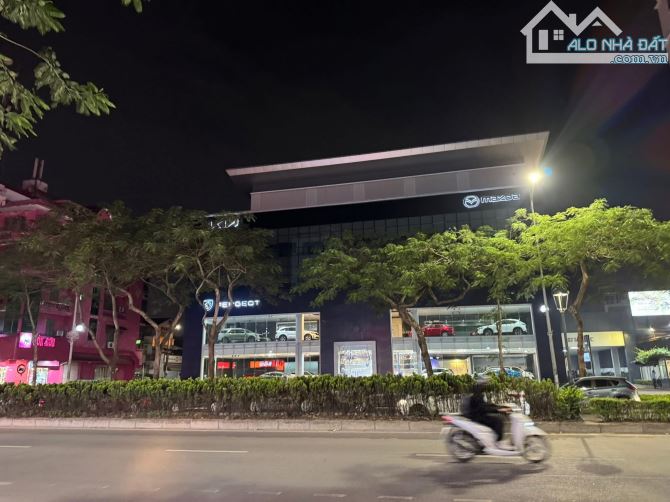 Mặt phố Nguyễn Văn Cừ, Vị trí đẹp nhất, 2 mặt tiền trước sau, 70m2 mt 5m hậu 5m - 2