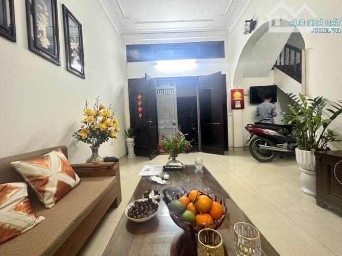 Đống Đa nhà lô góc ngõ oto cách mặt phố Tây Sơn 30m hiếm nhà bán phải thật nhanh - 2