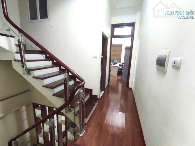 CHỈ 43 TỶ NHỈNH SỞ HỮU NHÀ  PHỐ TRUNG KÍNH 129m*5T* MT 6m - PHÂN LÔ - Ô TÔ DỪNG TRÁNH ĐỖ - 2